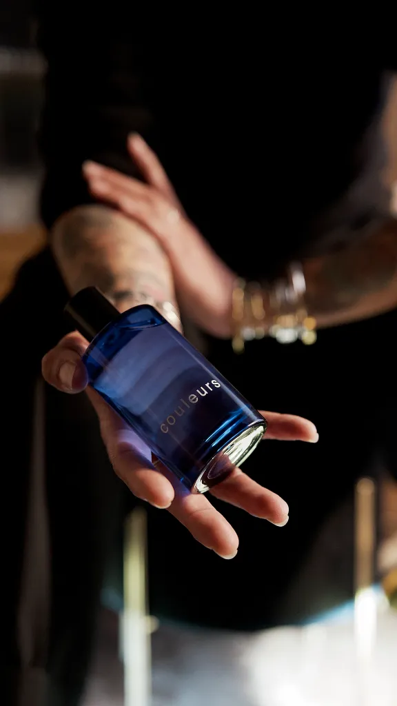 bleu nuit doigts.webp